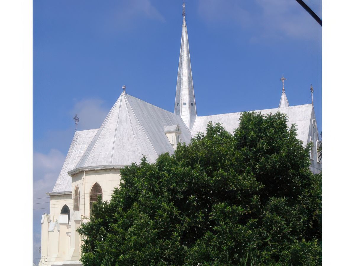 photo Les édifices religieux de modja-mbili-tatu