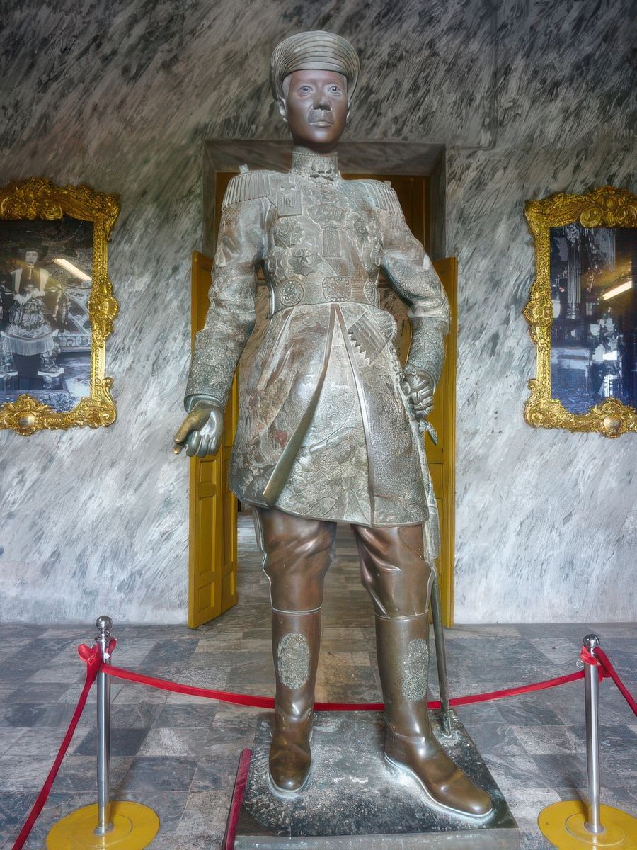 photo Les statues de Fifibrindacier