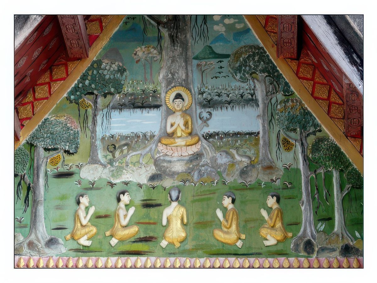 Détail de la vie de Bouddha qui orne la façade sous la toiture du Vat Aham.
