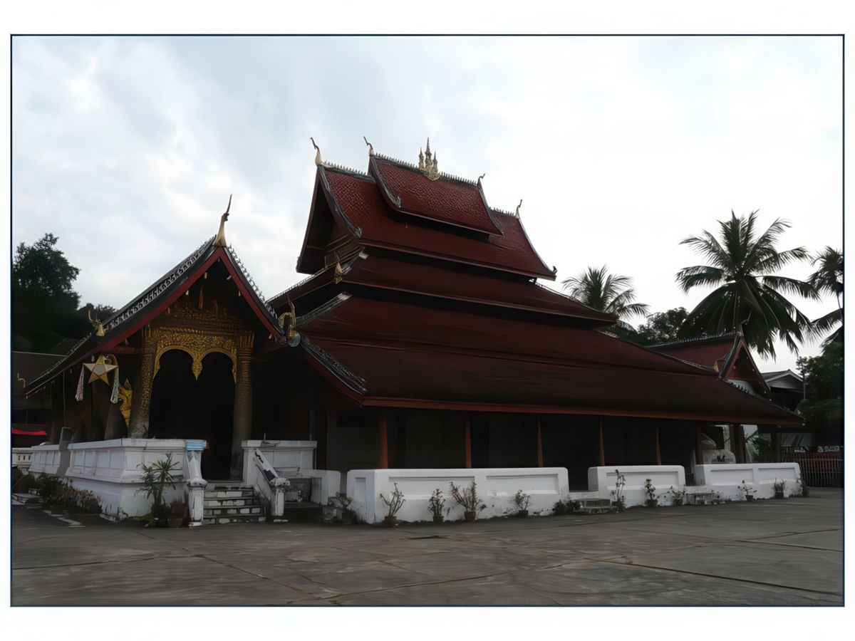 Le vat Mai, également épargné par les Pavillons Noirs a été édifié au début du XIX ème siècle et se distingue par son superbe toit à cinq pans.