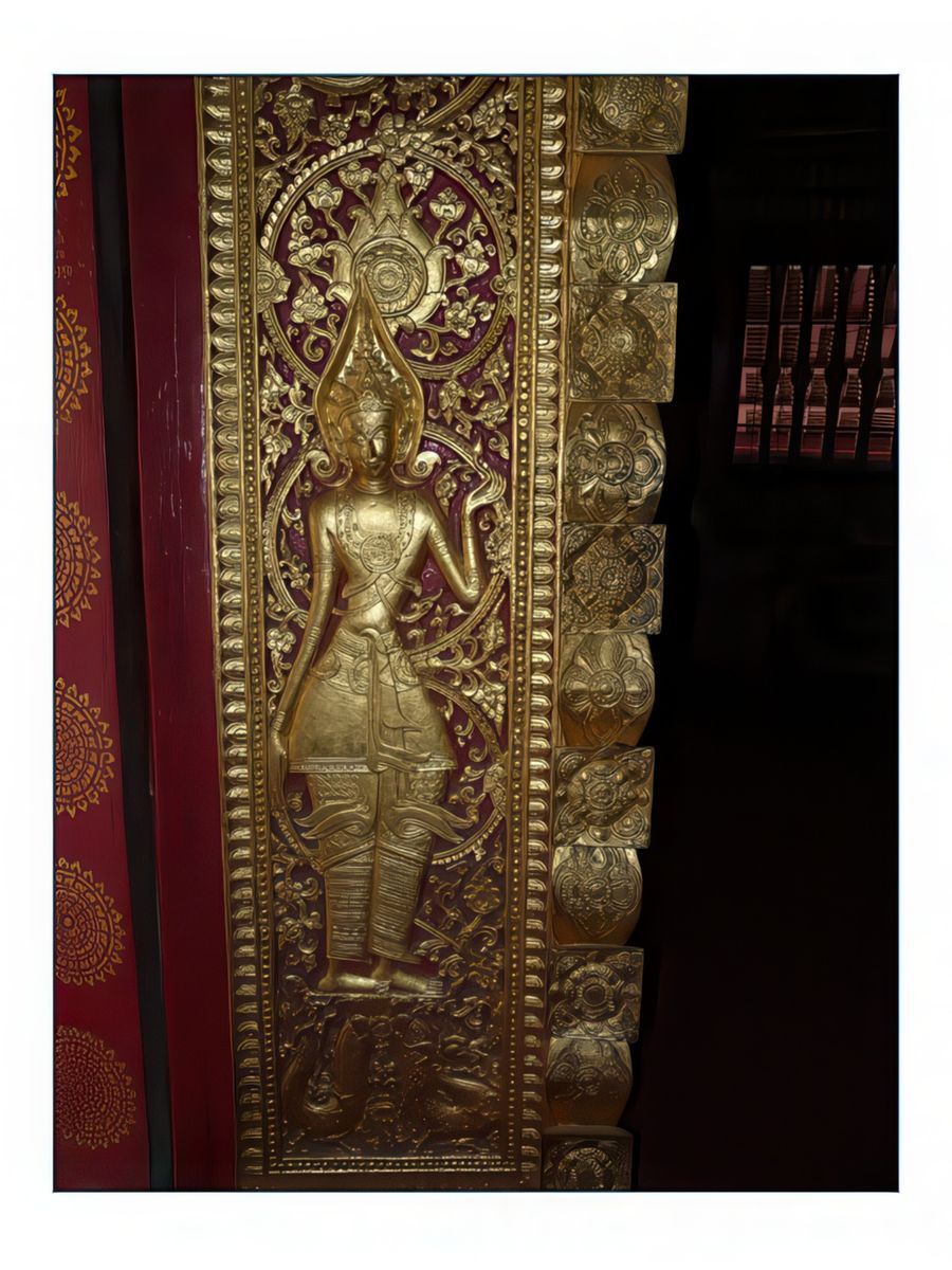 Sculptures sur bois.