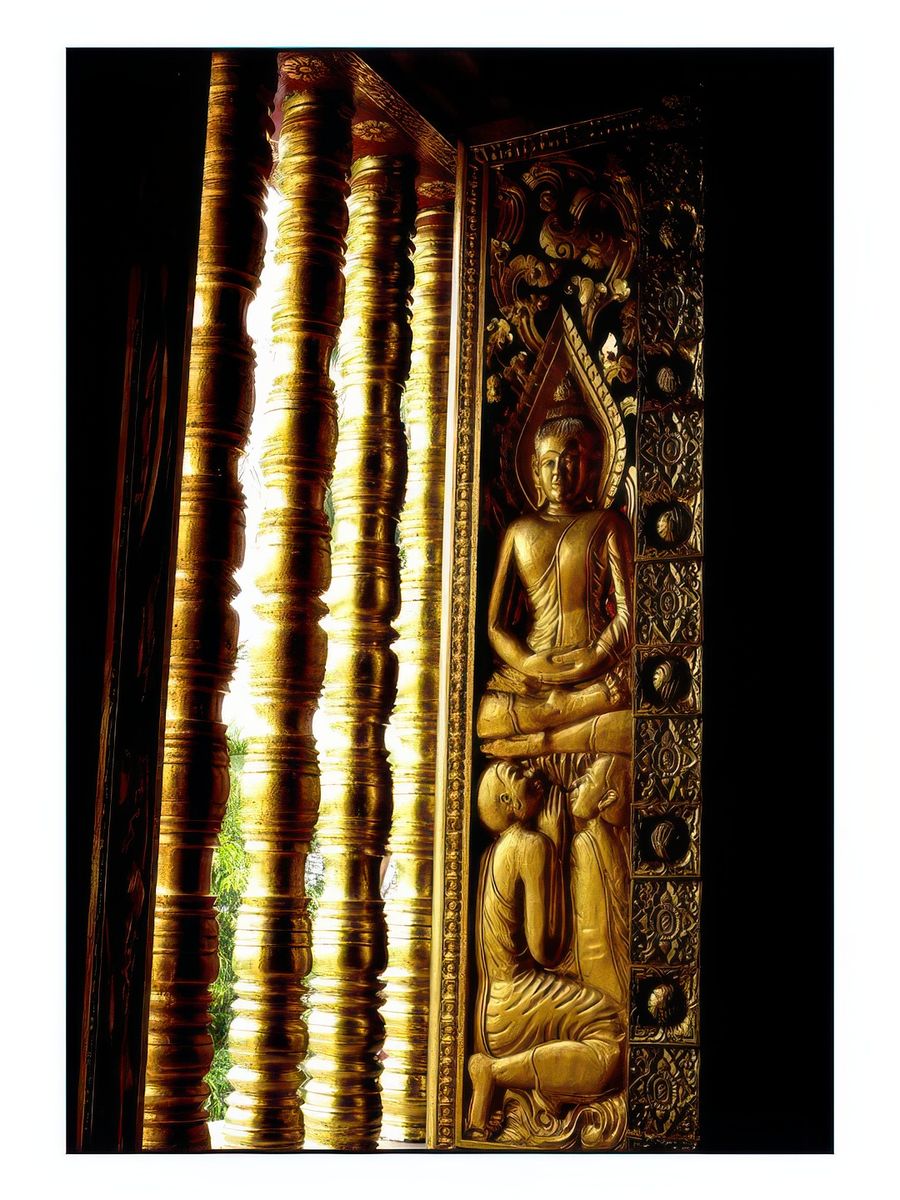 Représentation de fidèles implorant Bouddha.