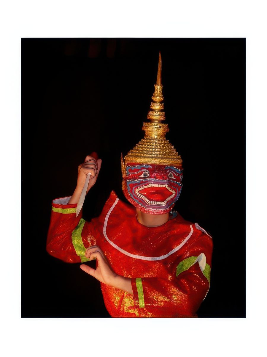 Des costumes et des masques somptueux.