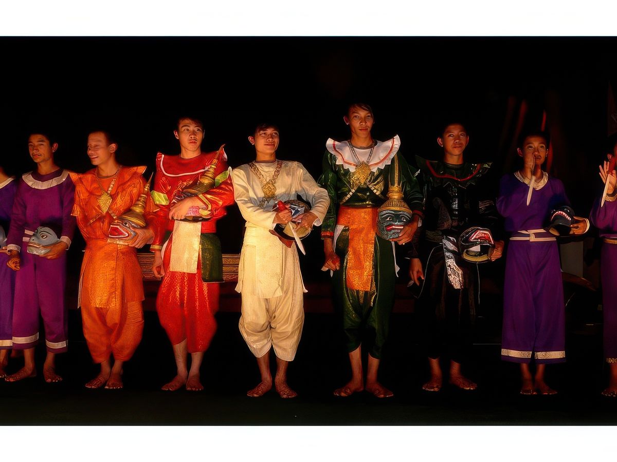 Une partie de la troupe des danseurs.