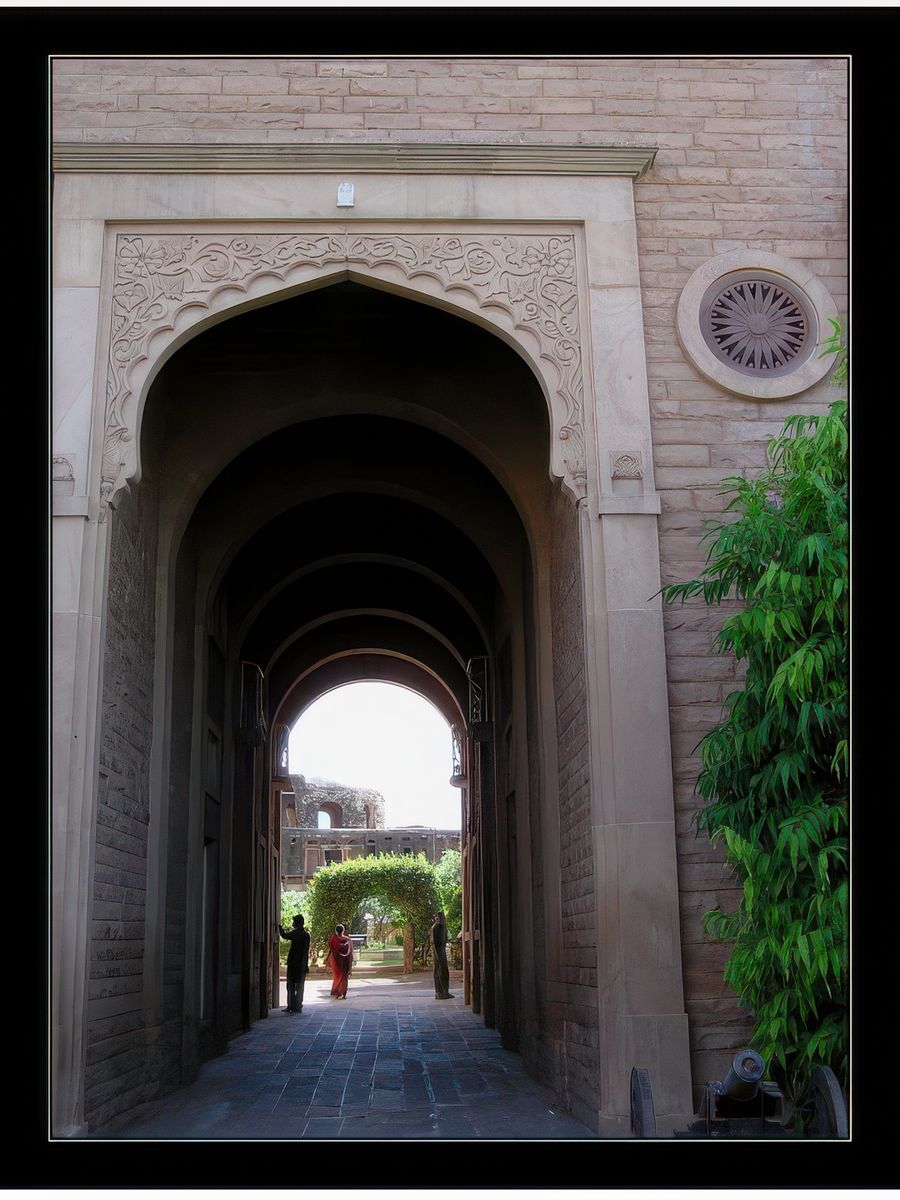 L' une des portes de la forteresse de Khimsar.