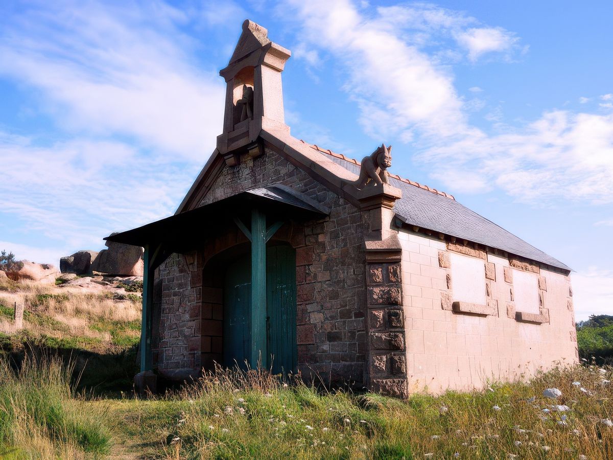 Une petite chapelle le long de la côte