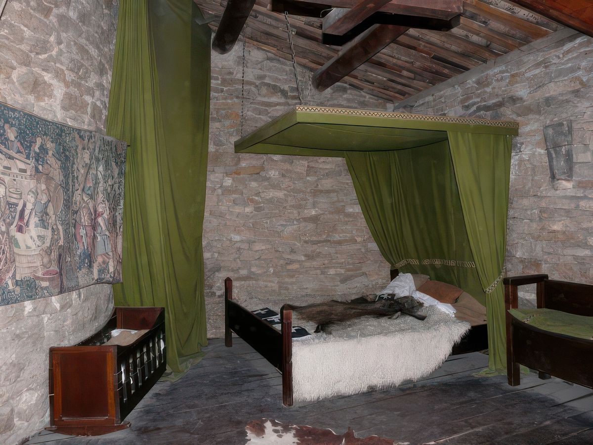 Reconstitution d'une chambre à coucher.