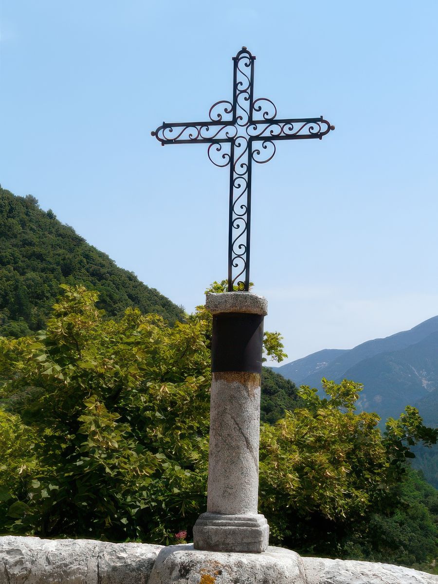 Brantes, un village perché plein de charme – France