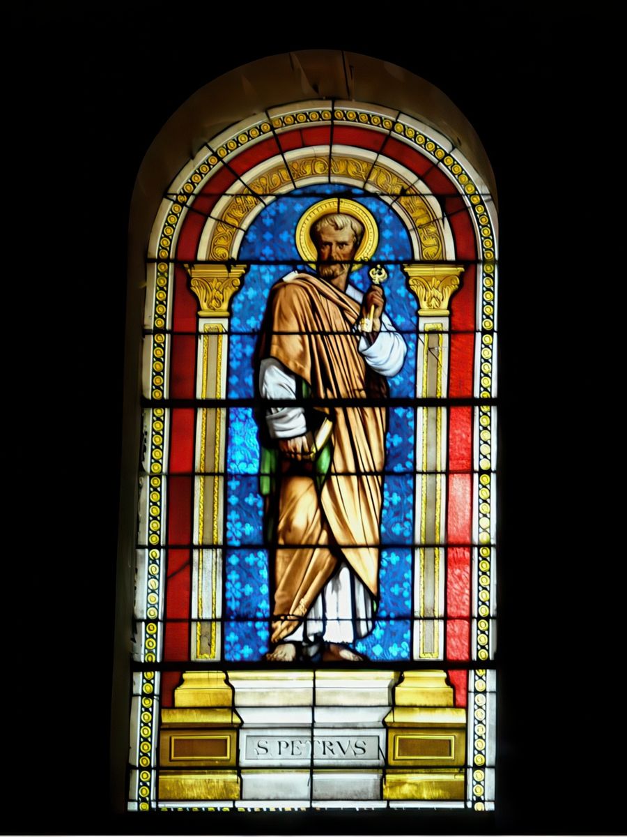 Vitrail de l'église Saint Pierre.
