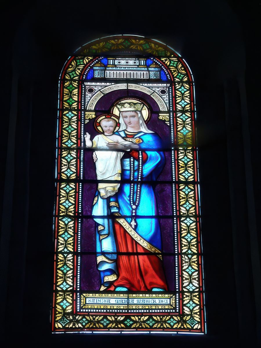Vitrail de l'église Notre-Dame-de-la-Tour.