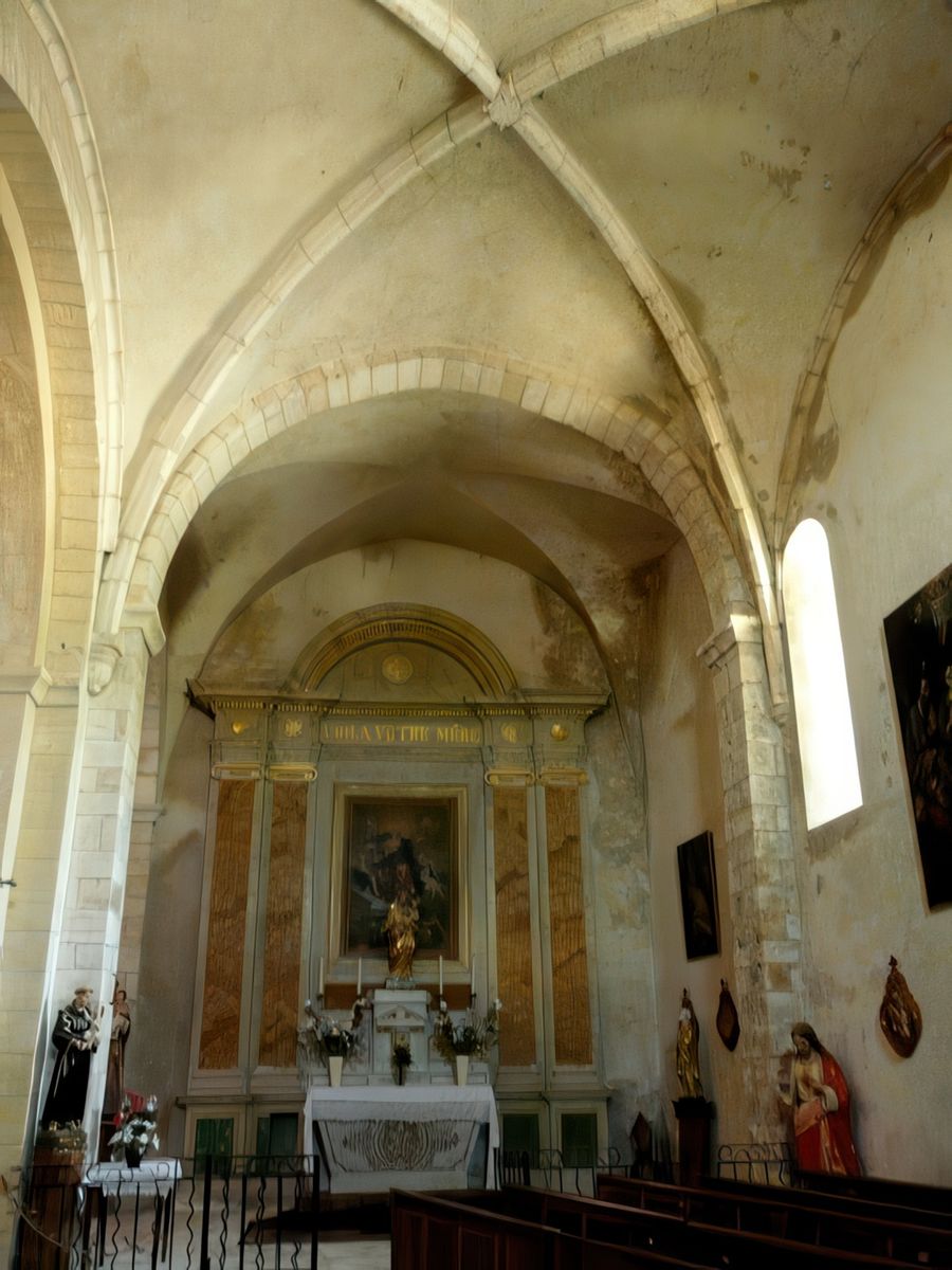 Autel de la Vierge Marie à l'Enfant.