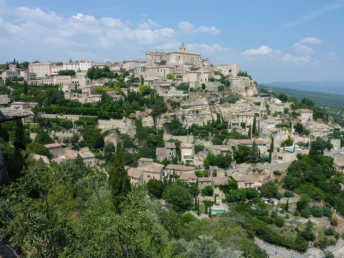 Vue sur le village de Gordes.