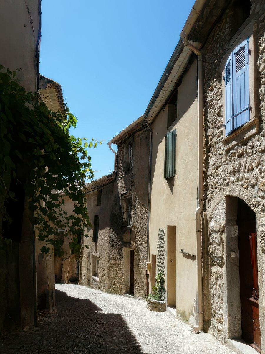 Près de la rue du Tripot, la Grand'Rue.