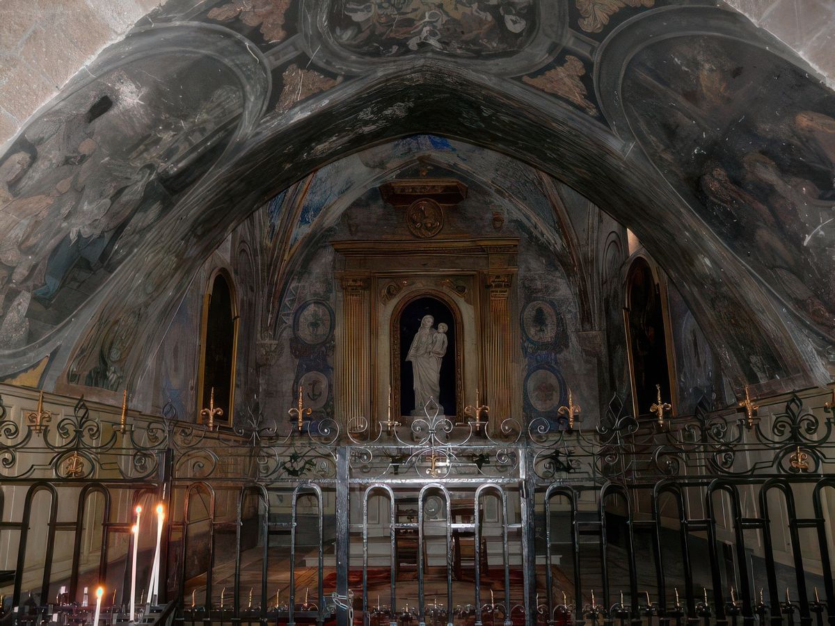 Chapelle de la Vierge ou du Rosaire rajoutée au XVIIIe siècle.