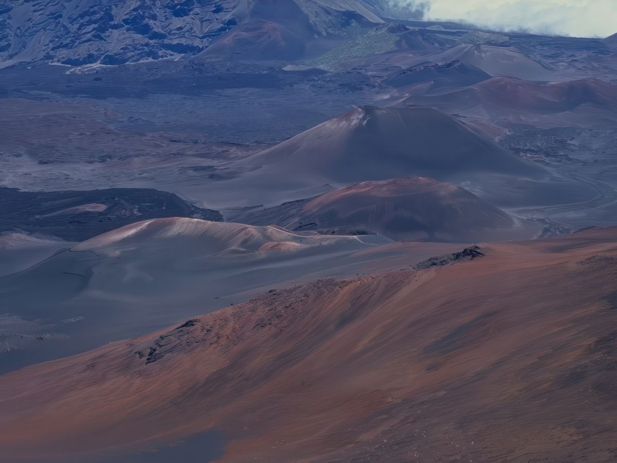 paysage lunaire du cratère