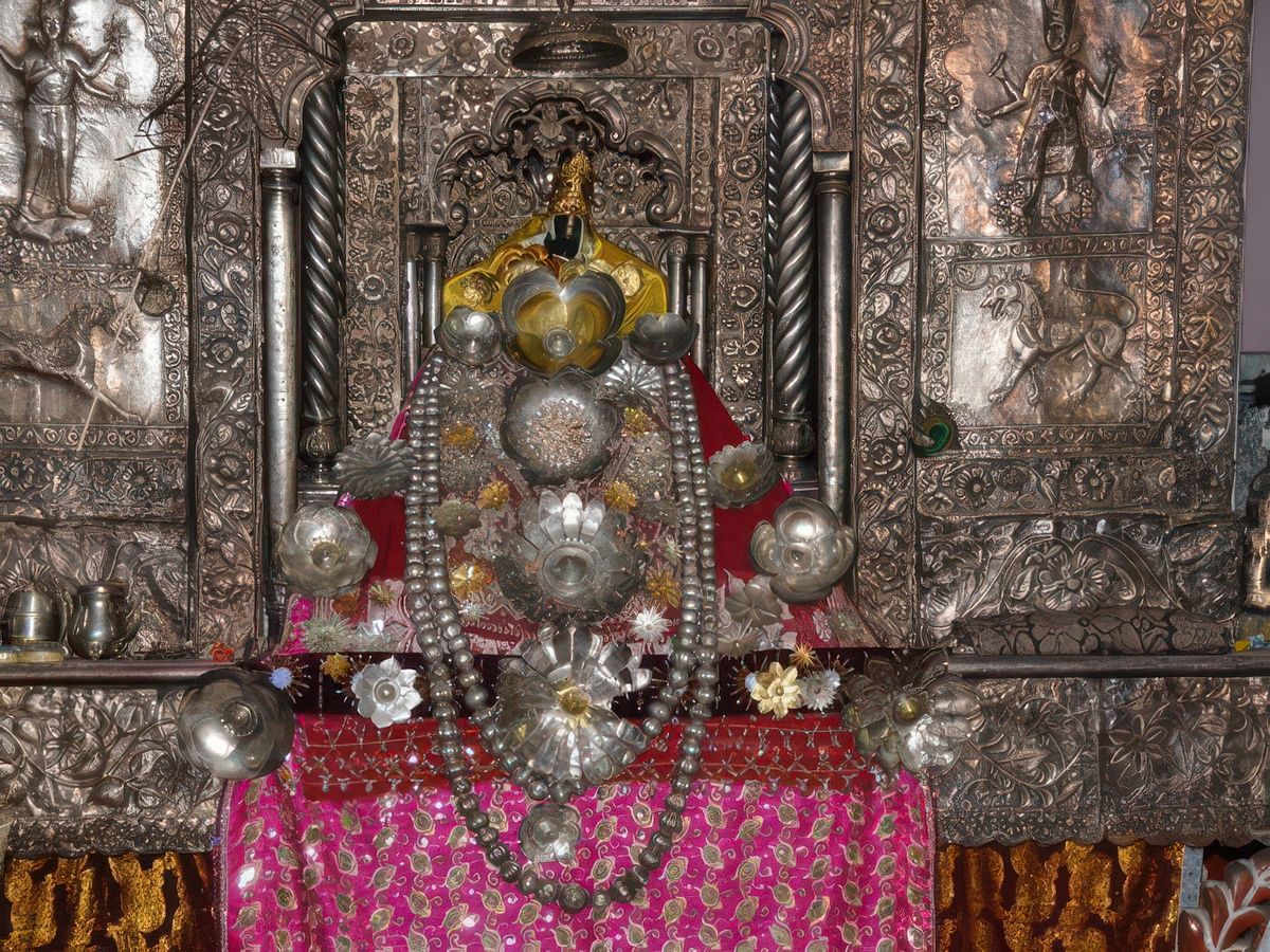 Dans un temple