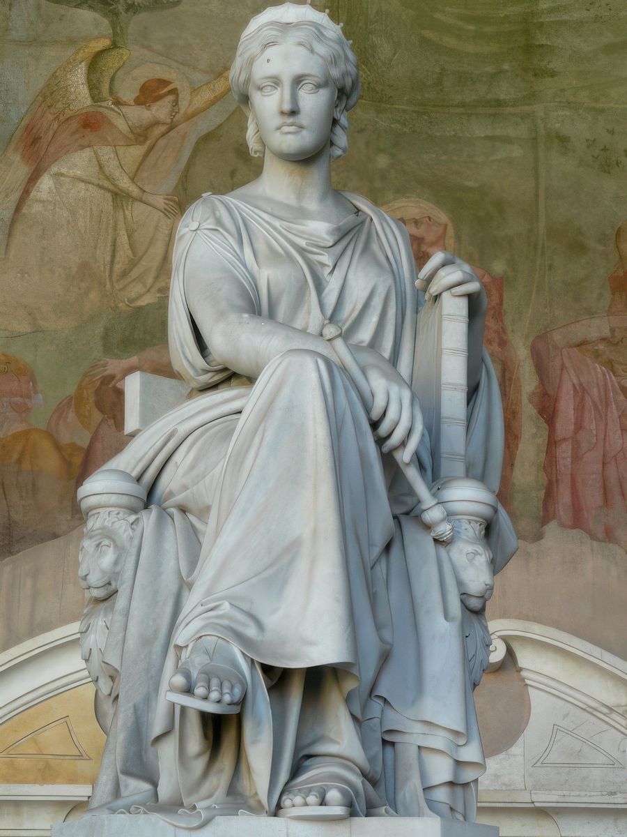 Statue.