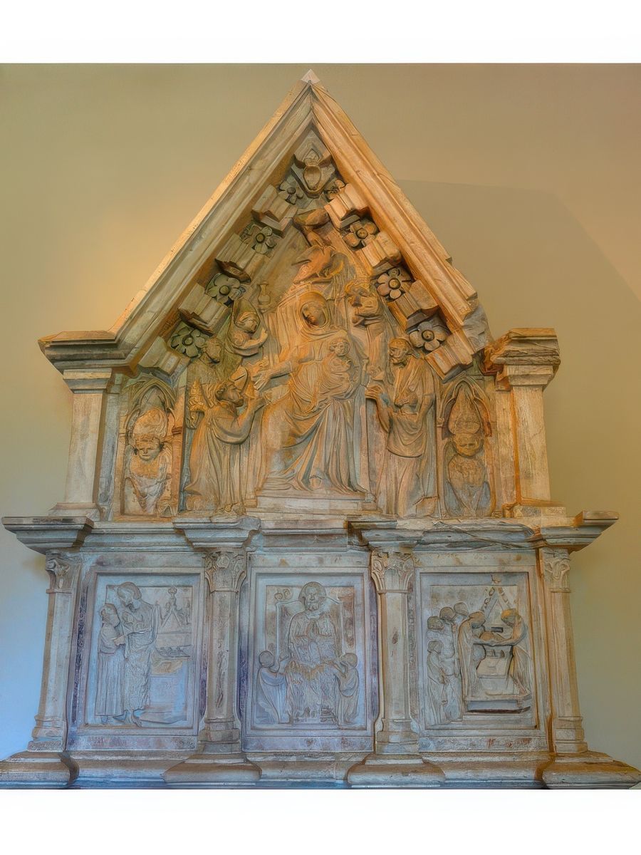 Partie supérieure (autel) de la tombe de S.Ranieri, de Tino di Camaino. (Museo dell'Opera del Duomo).