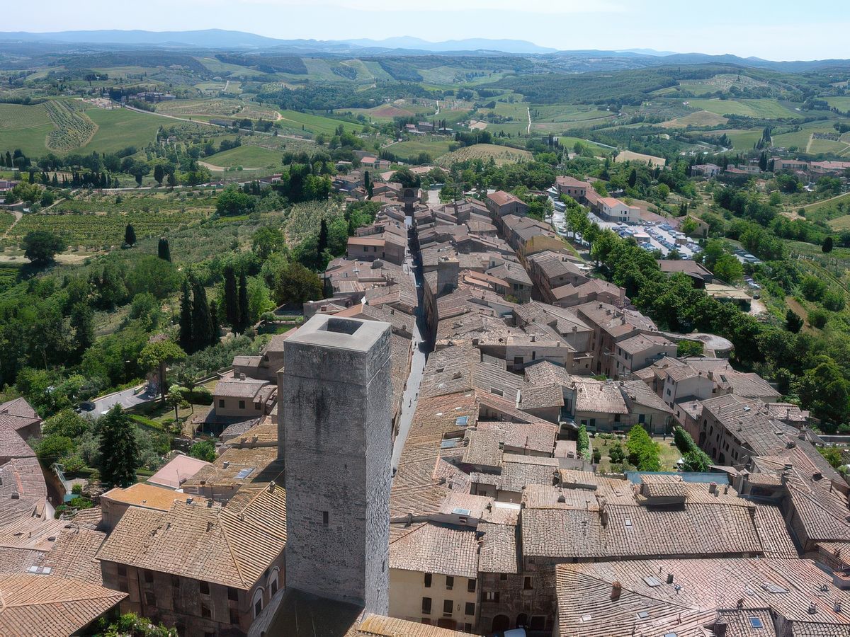 Vue sur les toits de San Gimignano depuis le sommet de la Tour Grossa (54m) qui domine le palazzo del Popolo.