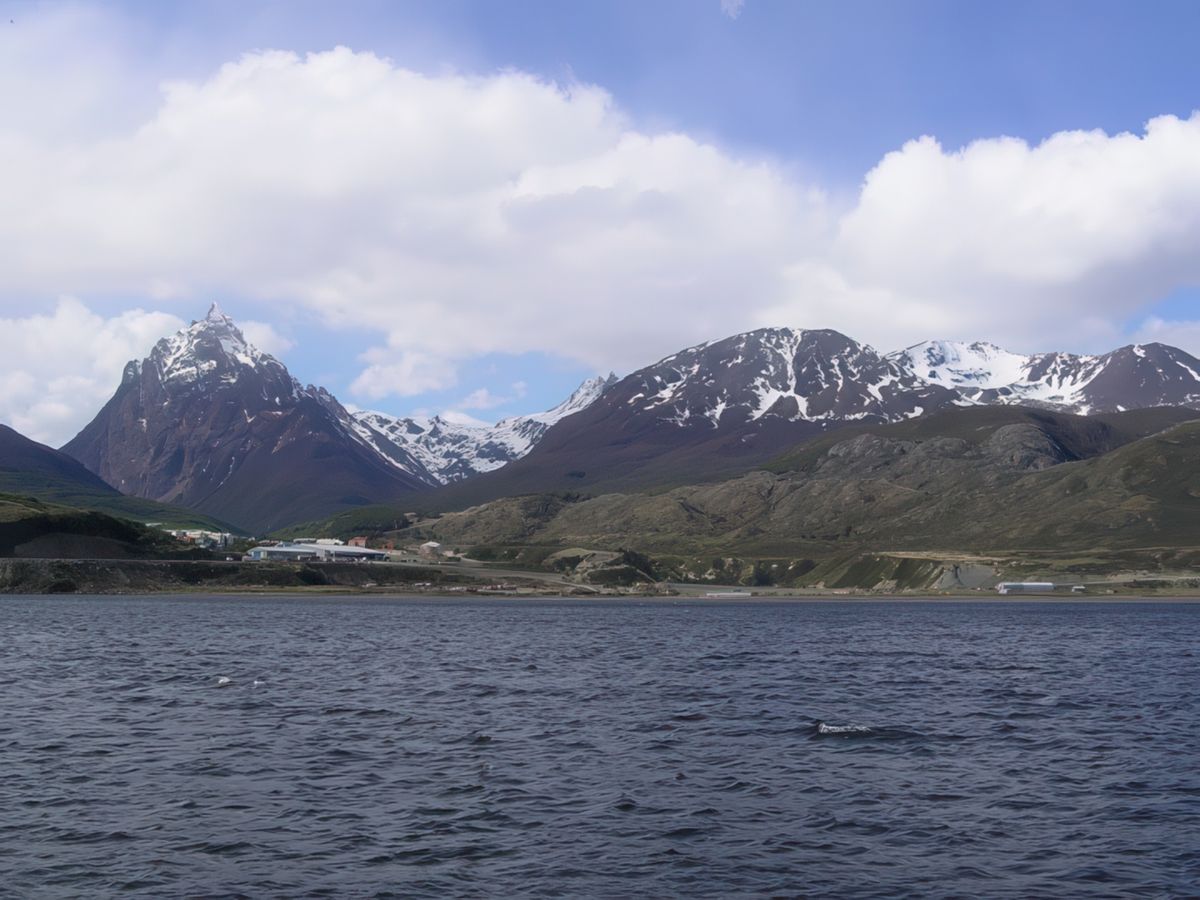 Nous laissons Ushuaïa et voguons sur le canal de Beagle.