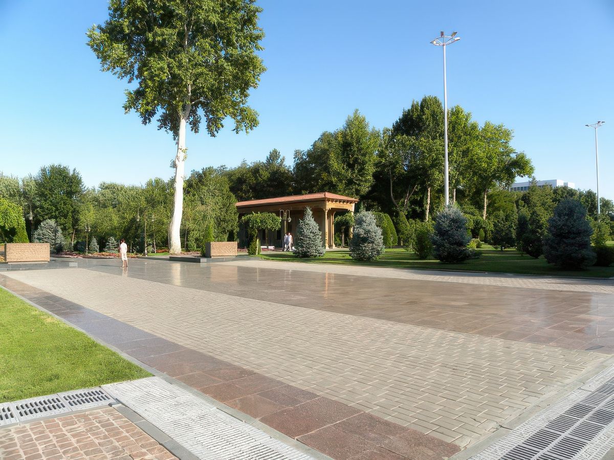 La Place de l'Indépendance (Moustakillik Maidoni) est la place principale de Tashkent.