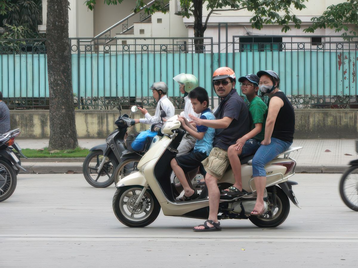 La mobylette est un véhicule familial.
