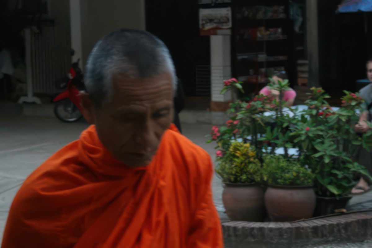Le defilé des moines – Laos