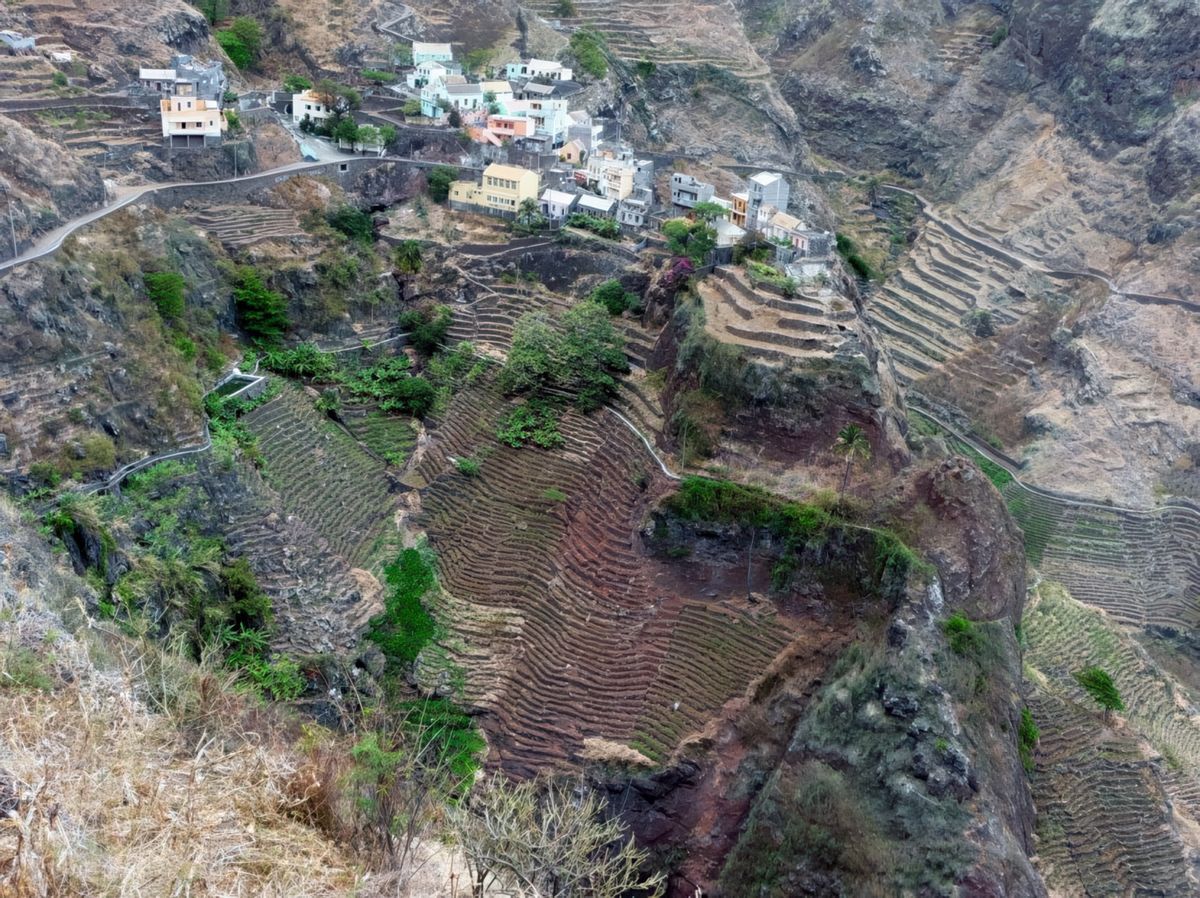 Fontainhas et son impressionnant à-pic fait de terrasses