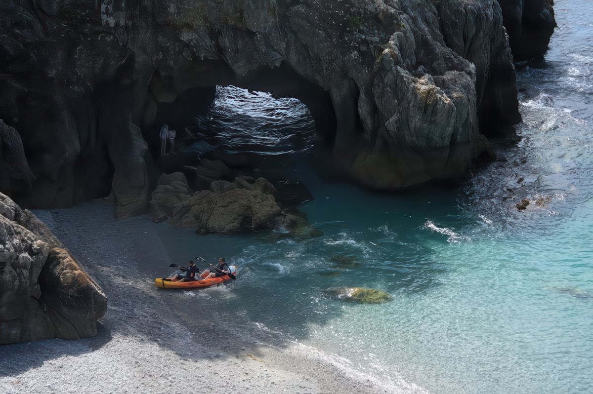 Canoë se posant à l'Ile Vierge