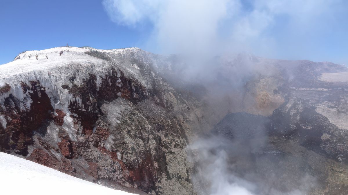 Le cratère du volcan Villarica