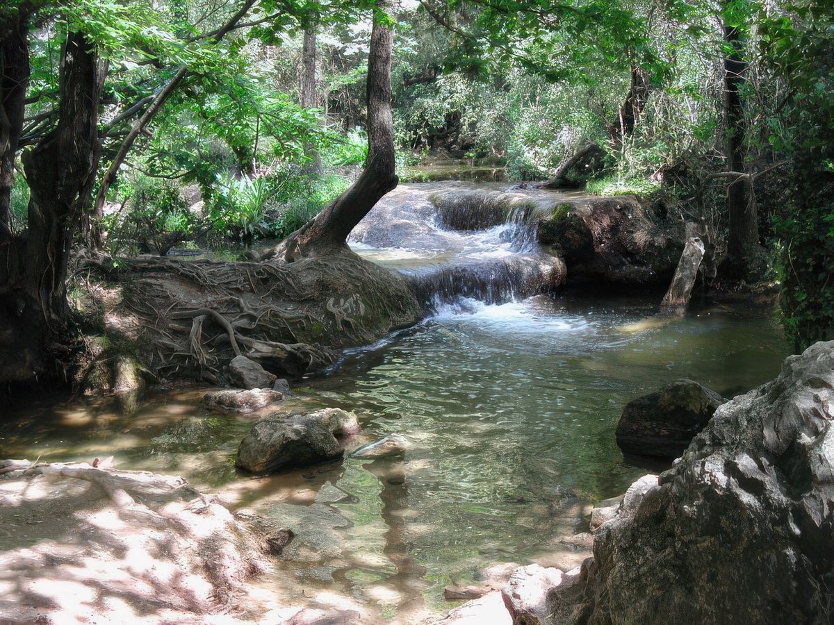 Sillans la Cascade
