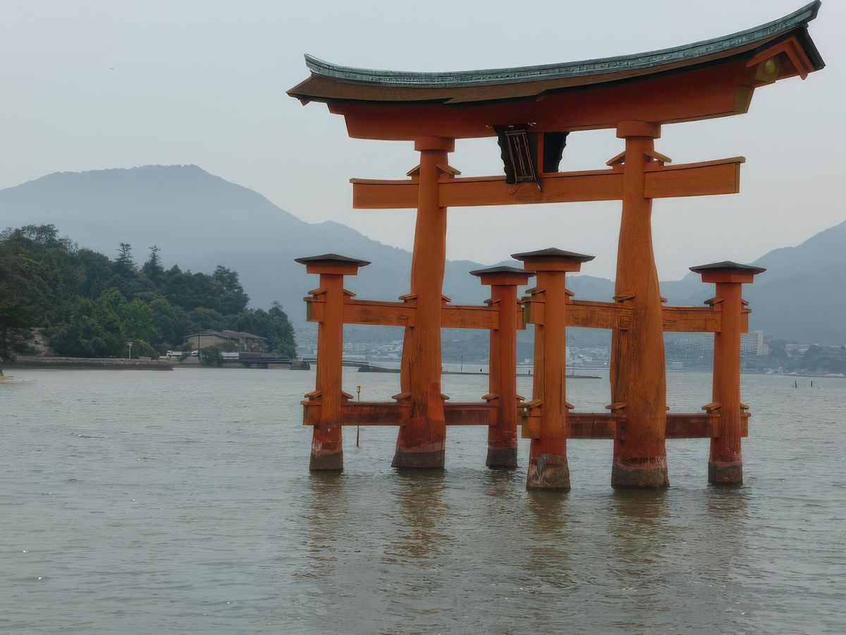 Le torii de l' île de Miyajima est rouge vermillon.