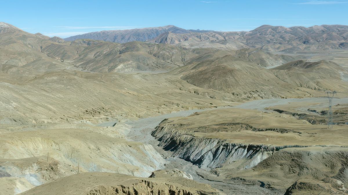 Monts pelés et moraines pour paysage.