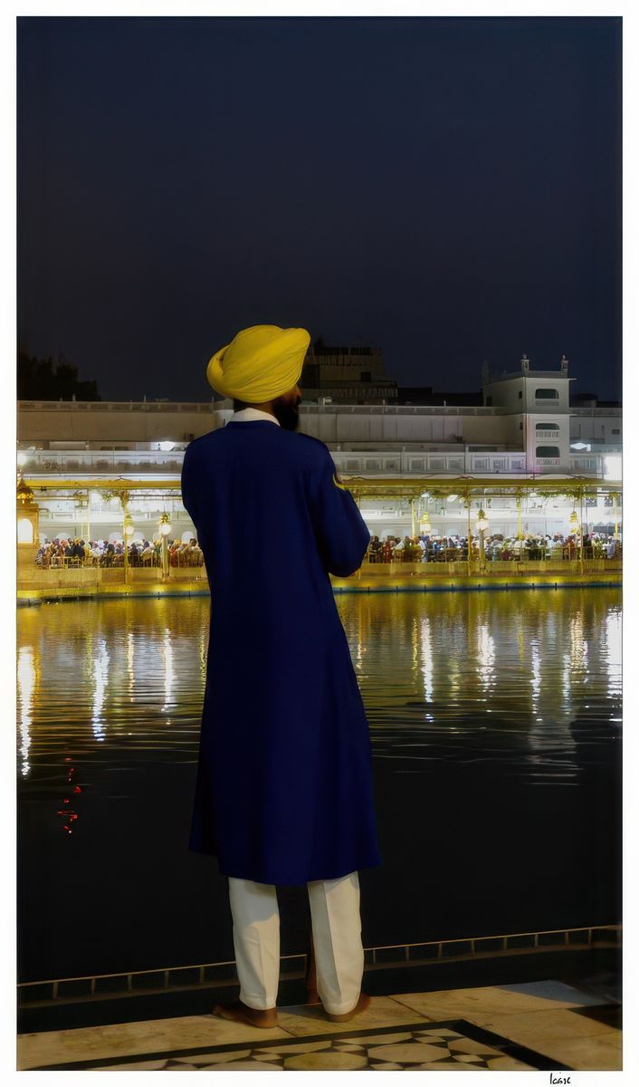 Dernier regard... La visite de ce lieu saint, de jour comme de nuit est extraordinaire. Le Taj Mahal m'avait ému mais ici c'est autre chose, on ressent la notion de tolérance et de partage, les sikhs sont respectueux, ouverts aux autres quelque soit leur religion ou pas, un beau souvenir.