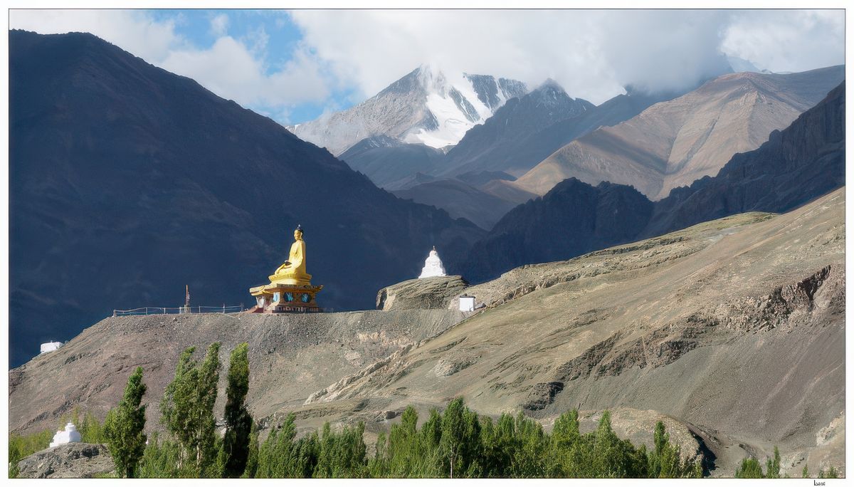 Zoom sur la statue géante du Boudha.