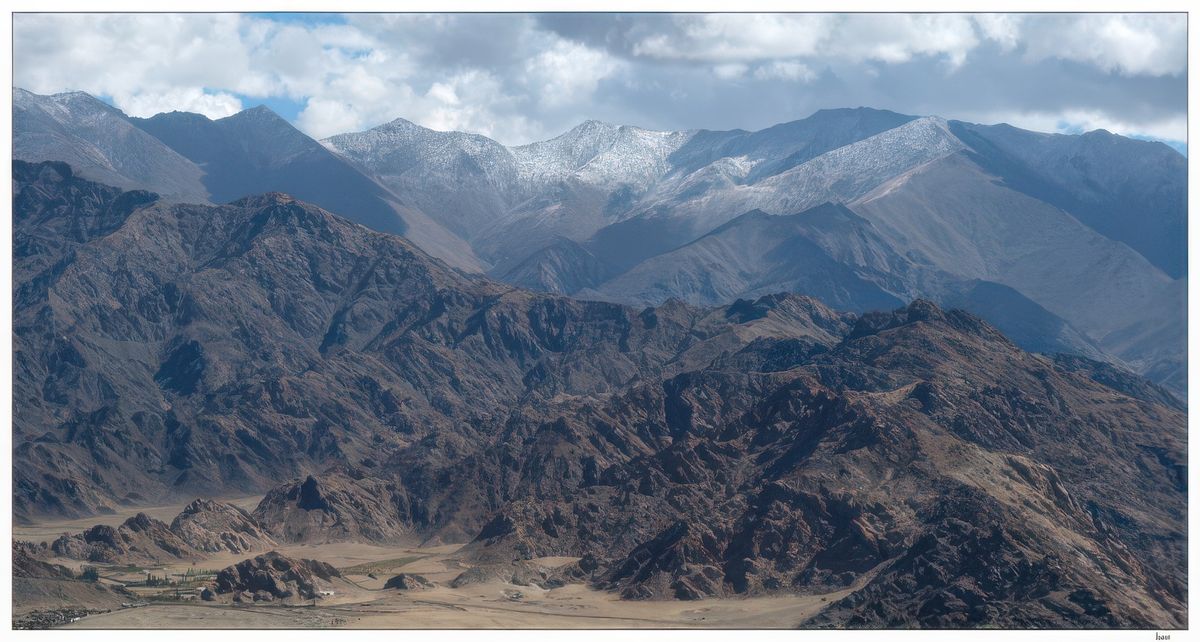 Il est possible d'effectuer l'ascension du Stok Kangri. Il suffit d’être bien acclimaté et en bonne condition physique pour essayer d'atteindre les 6 153 m d'altitude.
