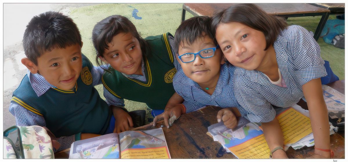 A noter dans cette école, une classe pour les enfants non-voyants, avec 2 professeurs non-voyants.