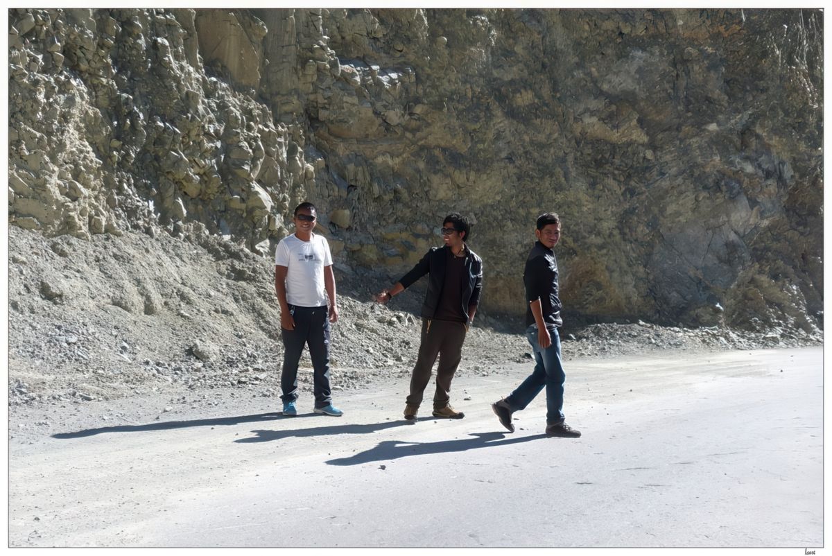 Trois de nos cinq sympathiques chauffeurs ladakhis (le nôtre au centre).
