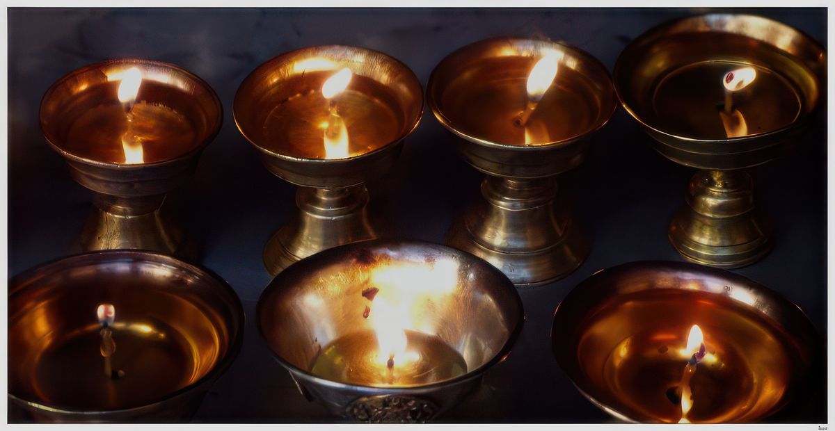 Lampes à huile au beurre de yak.