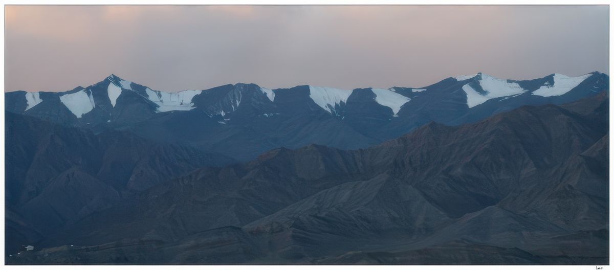 Première vue sur la chaîne montagneuse de Stock-Matho.