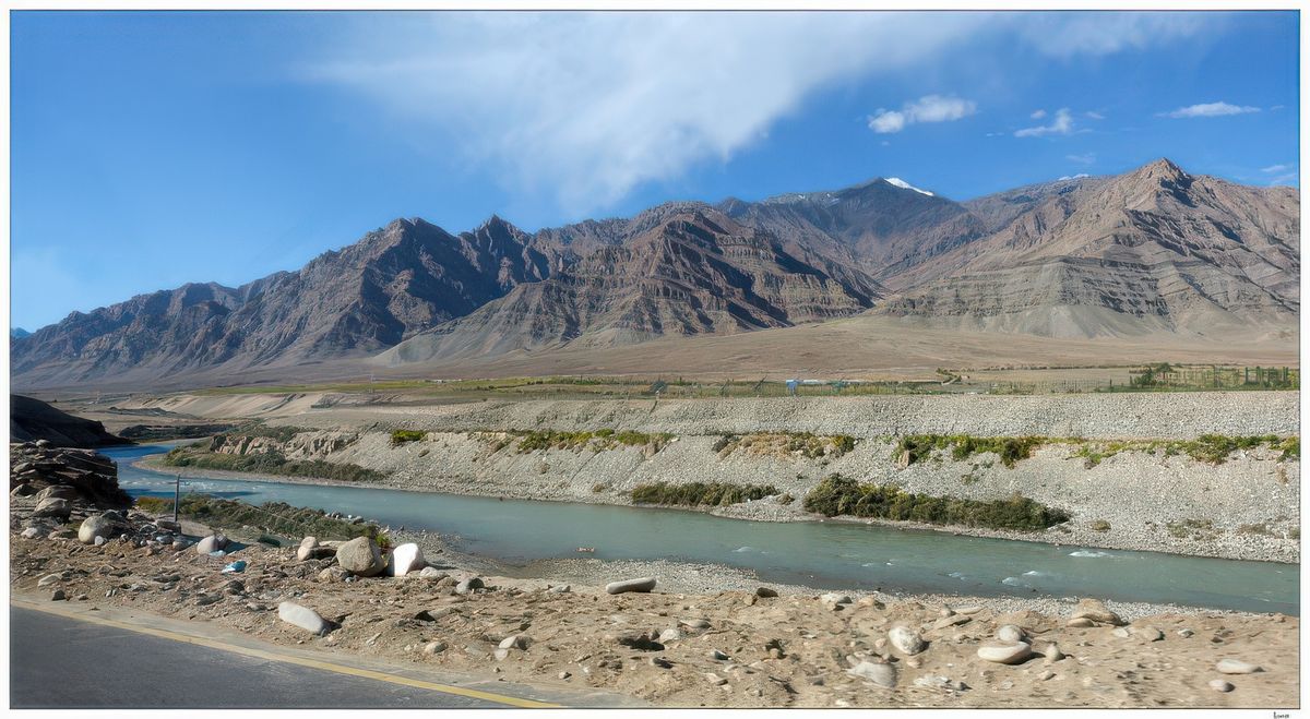 Le monastère d'Hemis est situé sur la rive sud de l'Indus...