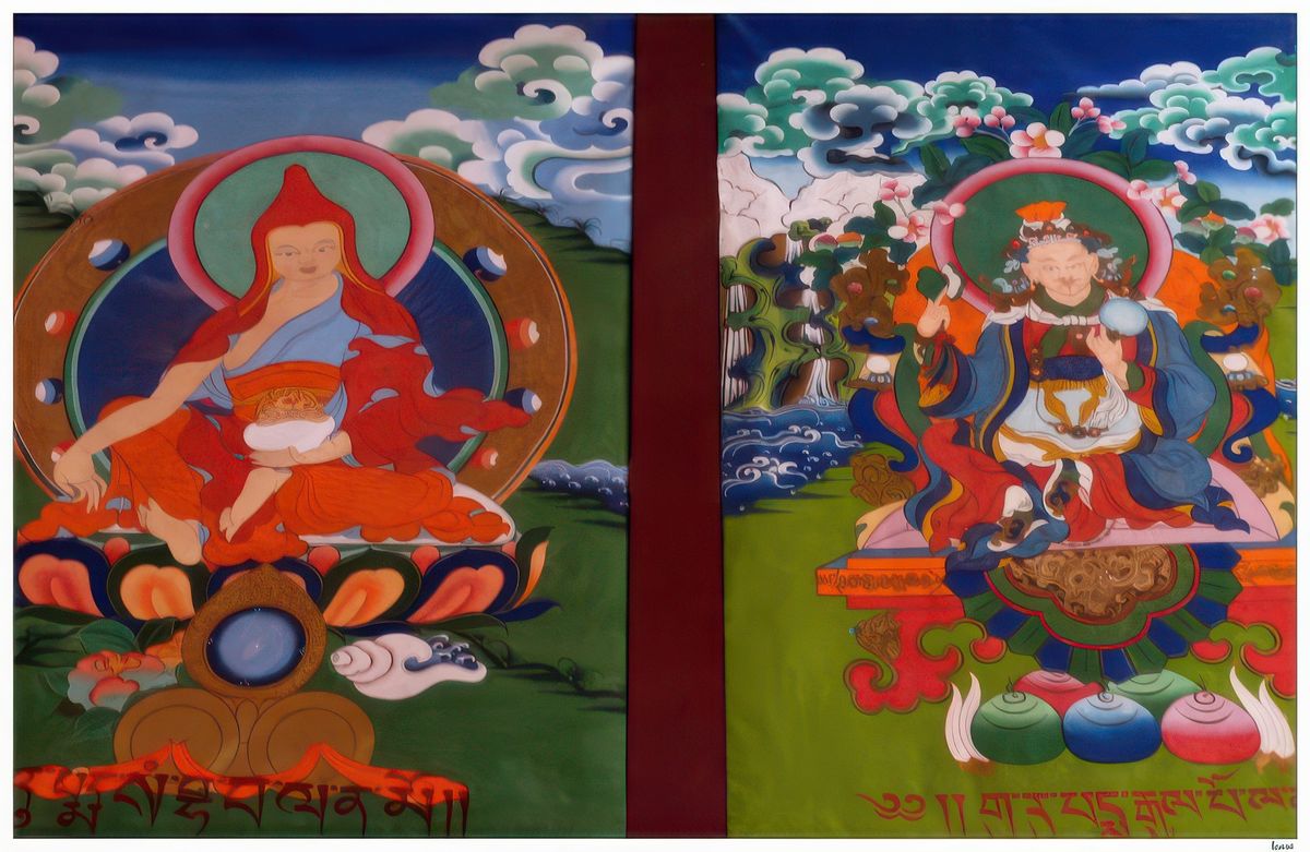 Fresque murale, à droite Padmasambhava (Guru Rinpoche).