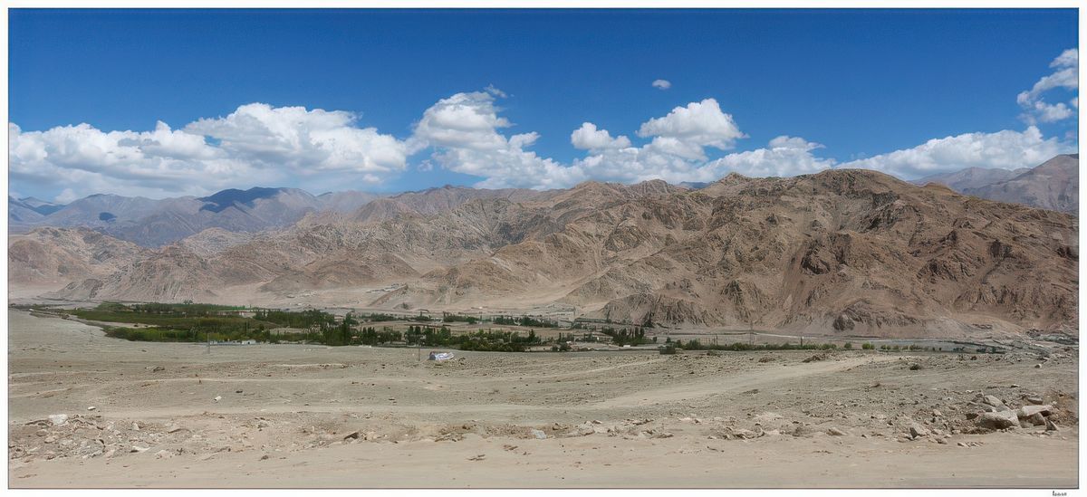 Il est temps de reprendre la magnifique route pour rejoindre Shey, l'ancienne capitale royale du Laddakh.