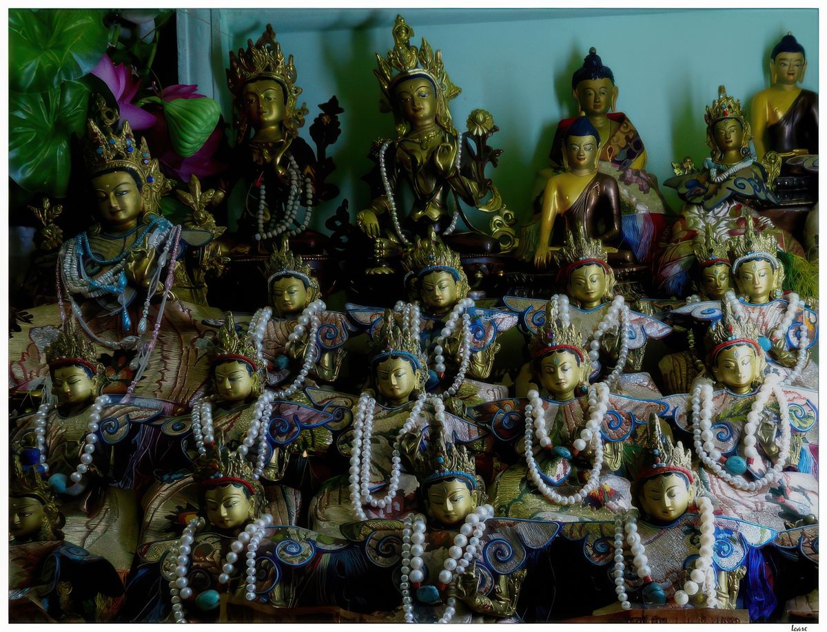 De jolies statuettes de déités.