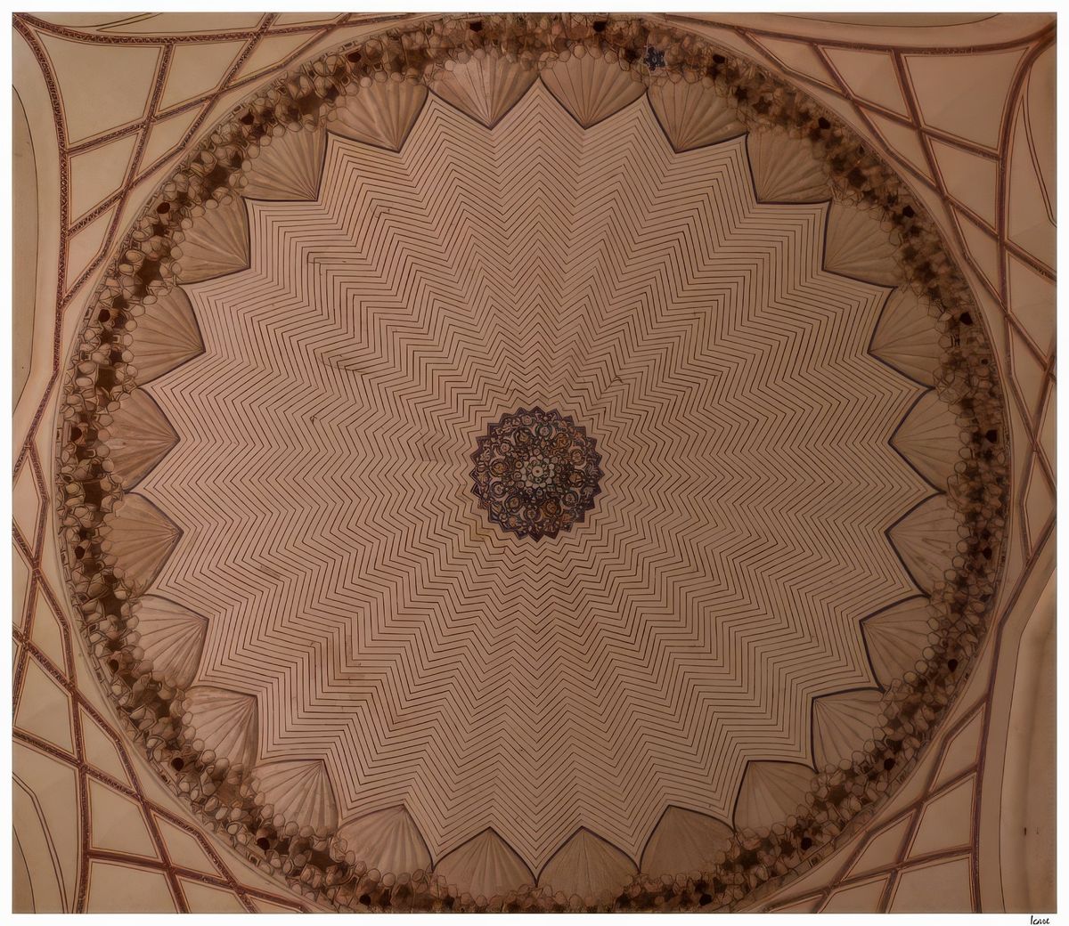 Détails du plafond à l'intérieur de la chambre sépulcrale.