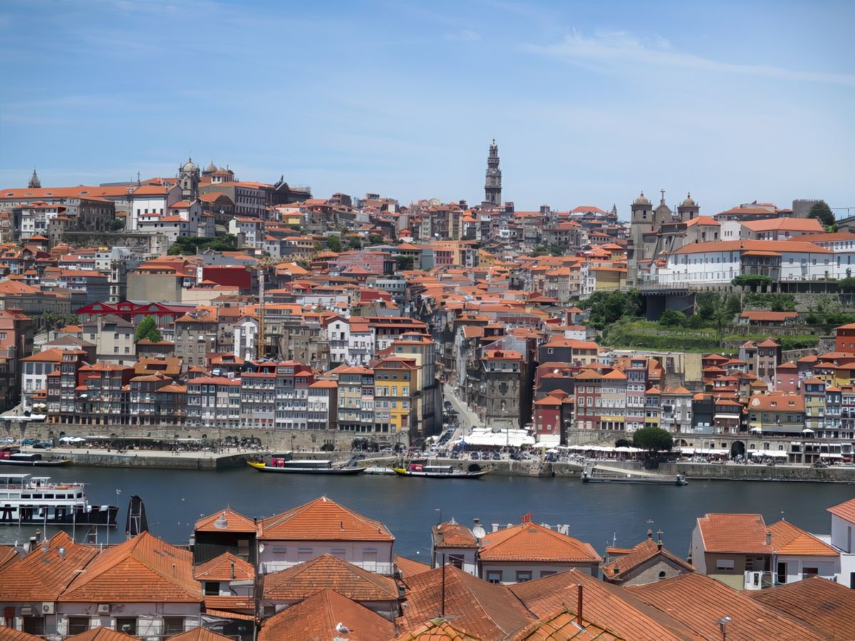 Vue de Porto depuis Vila Nova de Gaia.