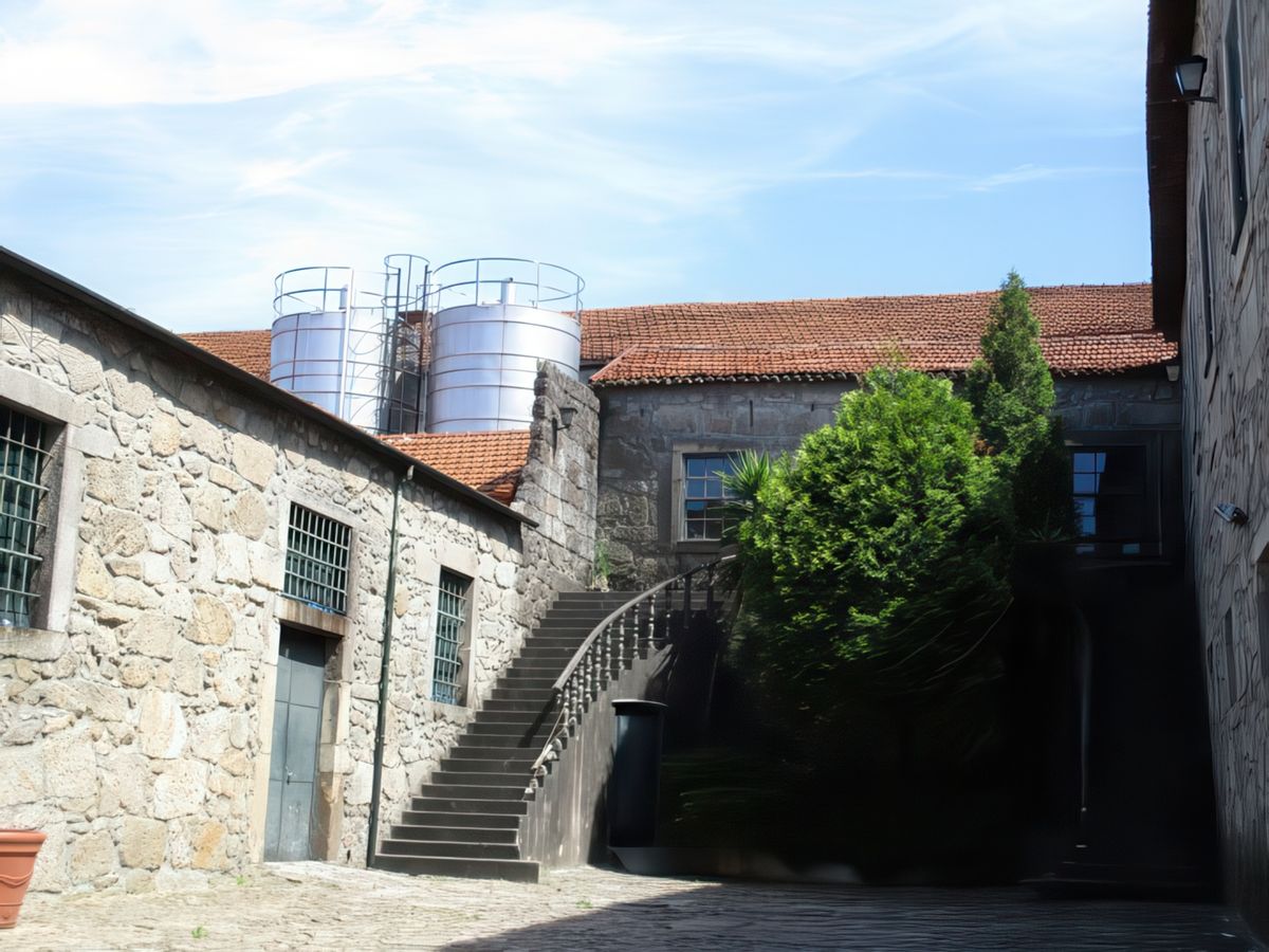 Vila Nova de Gaia: caves Croft.