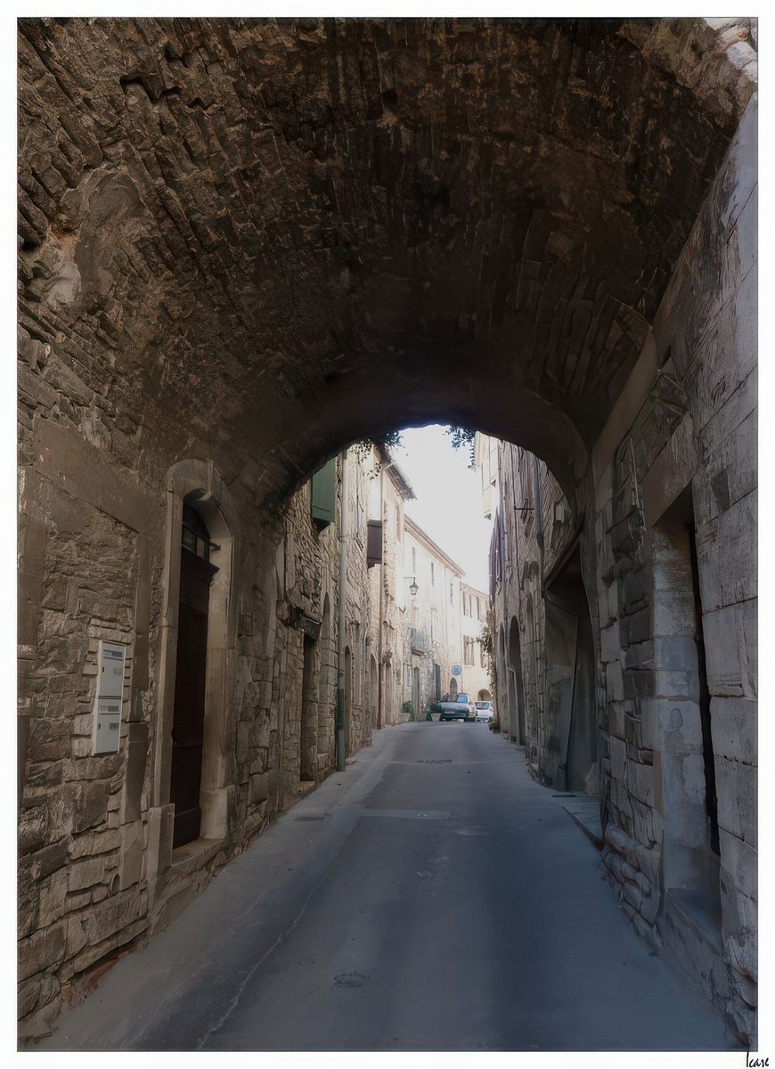 Un fascinant réseau de passages voûtés et de ruelles baptisées androunes.