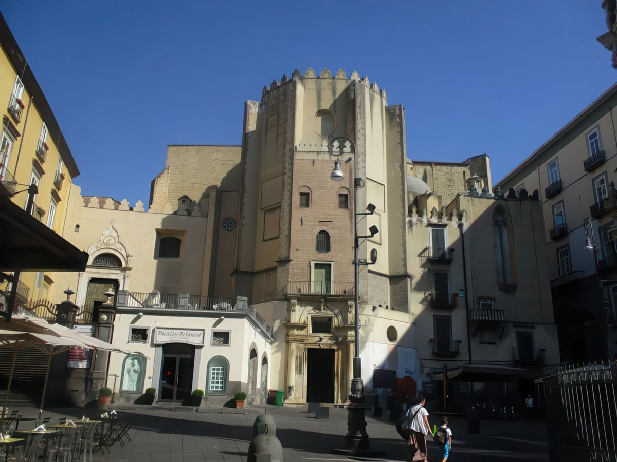 Naples: chiesa San Domenico Maggiore.