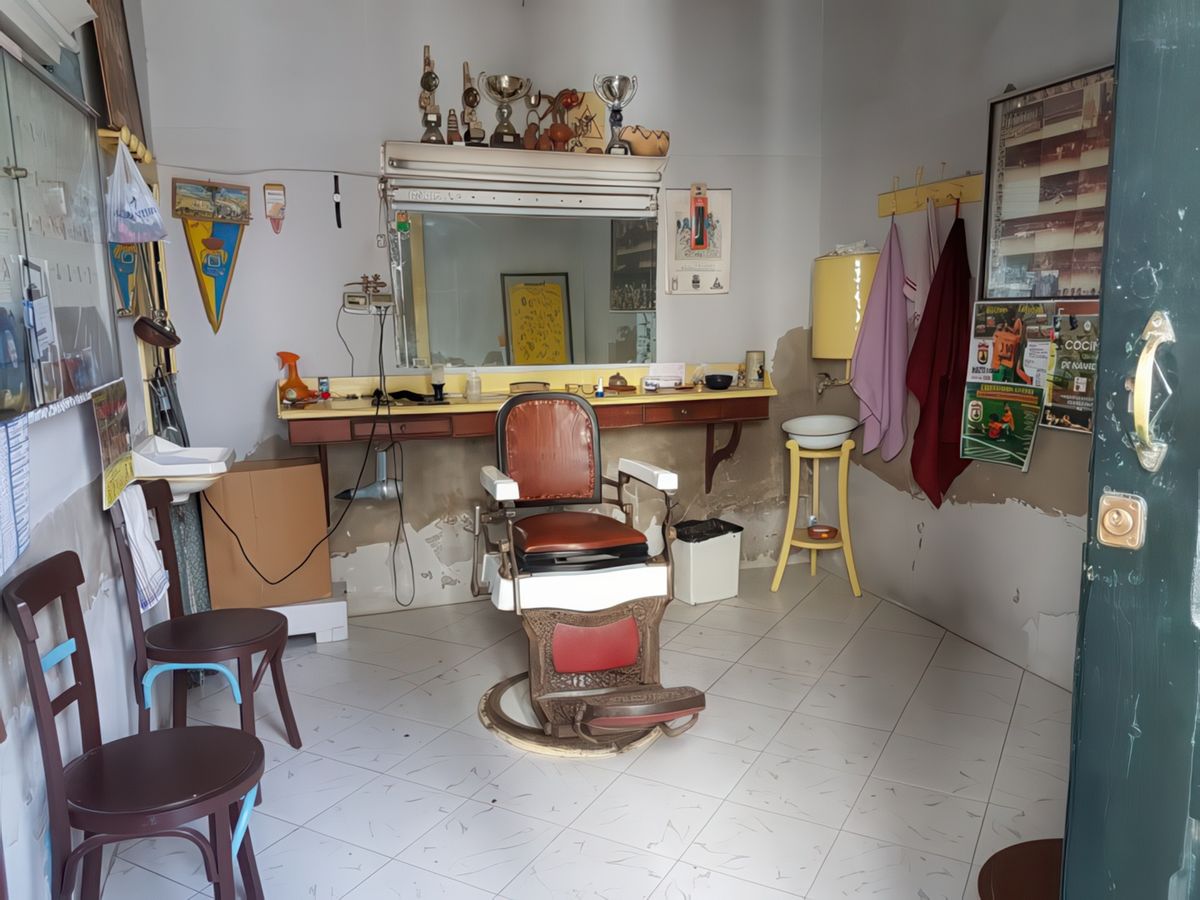 Un petit tour chez le coiffeur d'Haria?